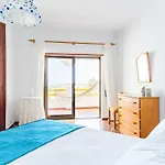 Family Apartment Near Praia Da Rocha Portimão